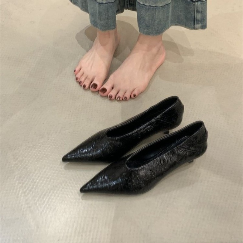 2025 Autumn New Commuter Wind  - Embroidery Flat Shoes avaliação e preço
