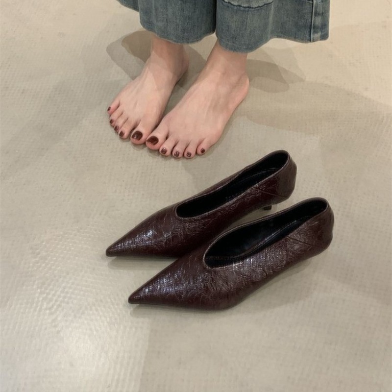 2025 Autumn New Commuter Wind  - Embroidery Flat Shoes avaliação e preço
