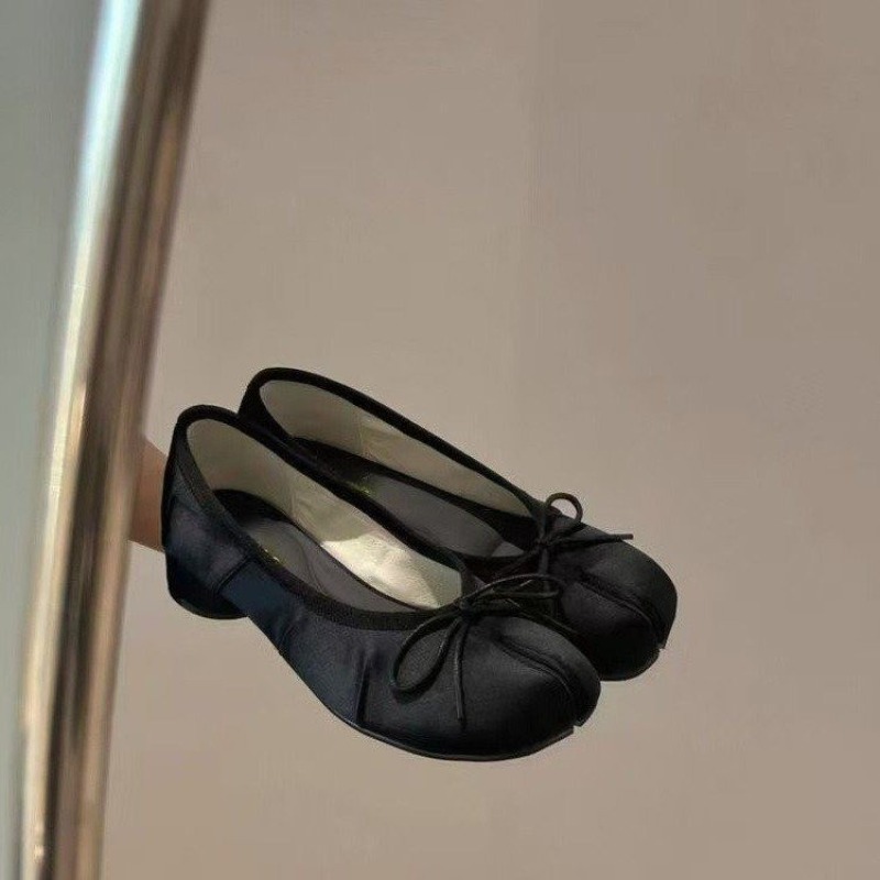 Sweet Bow Women's Spring 2026  - Embroidery Flat Shoes avaliação e preço