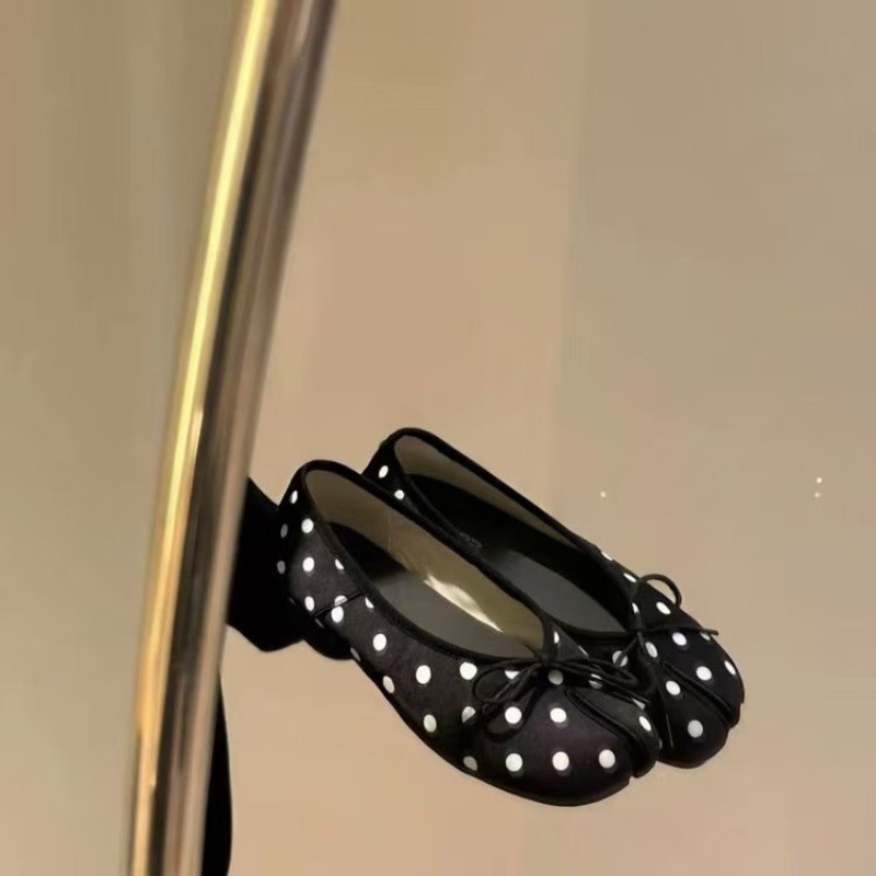 Sweet Bow Women's Spring 2026  - Embroidery Flat Shoes avaliação e preço